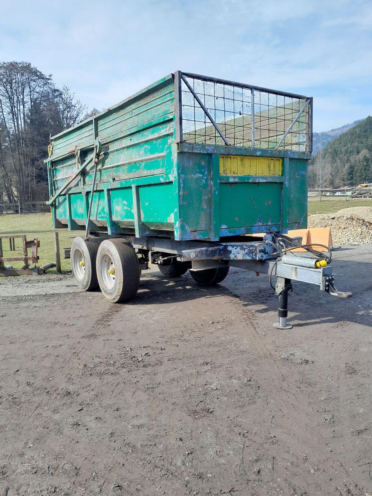 Kipper mit Muldenaufbau 2