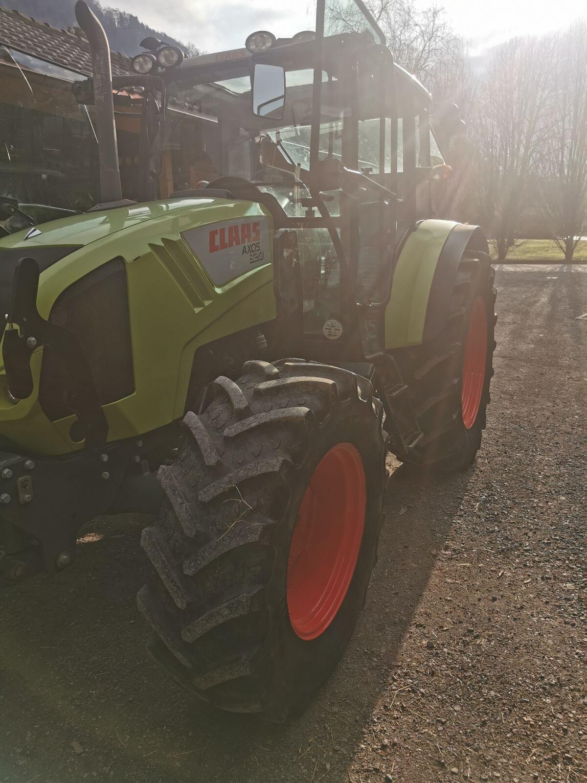 Claas Axos 320 3