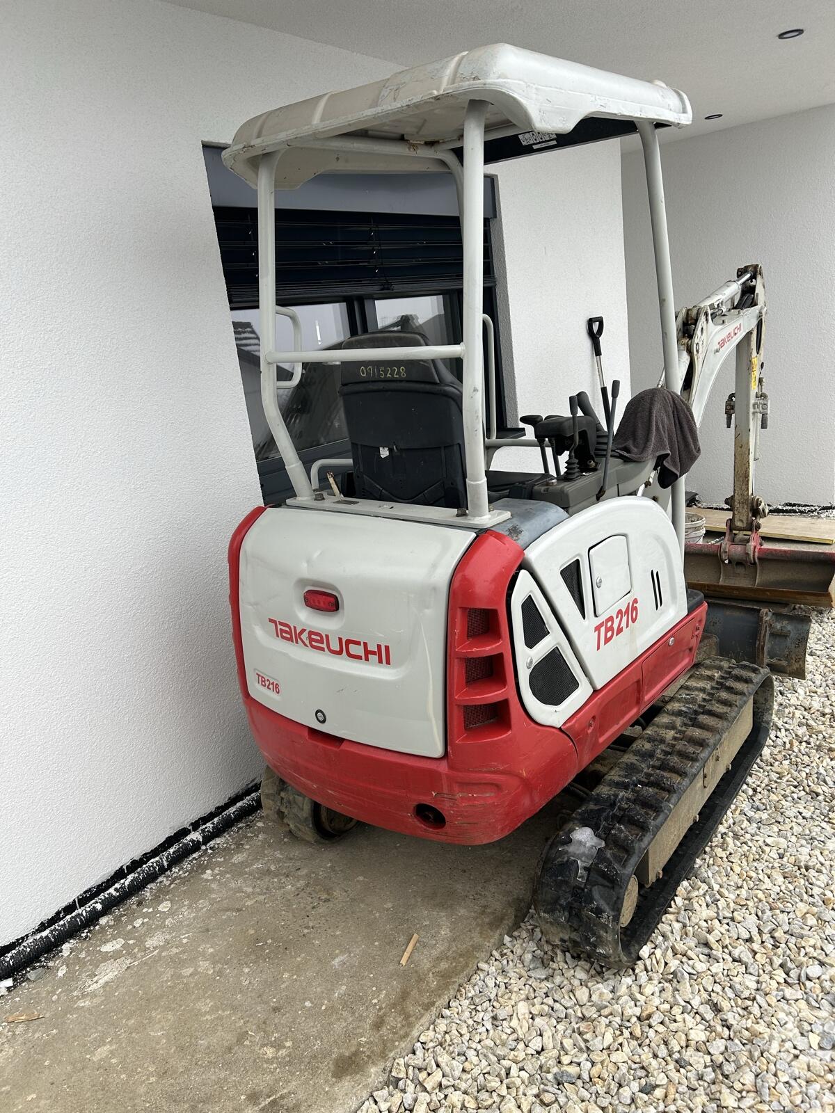 Takeuchi TB216 2