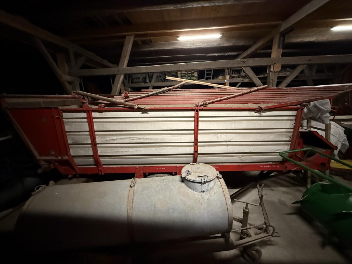 Pöttinger Ladewagen 2