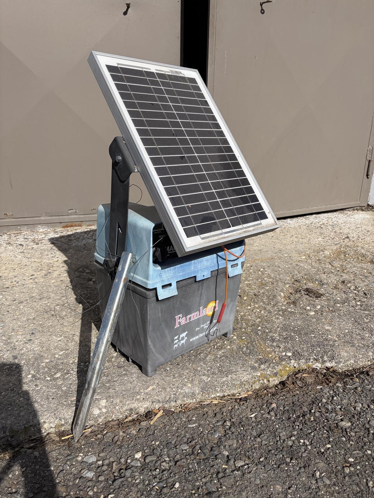 Solarweidezaungerät inkl. Batterie 2