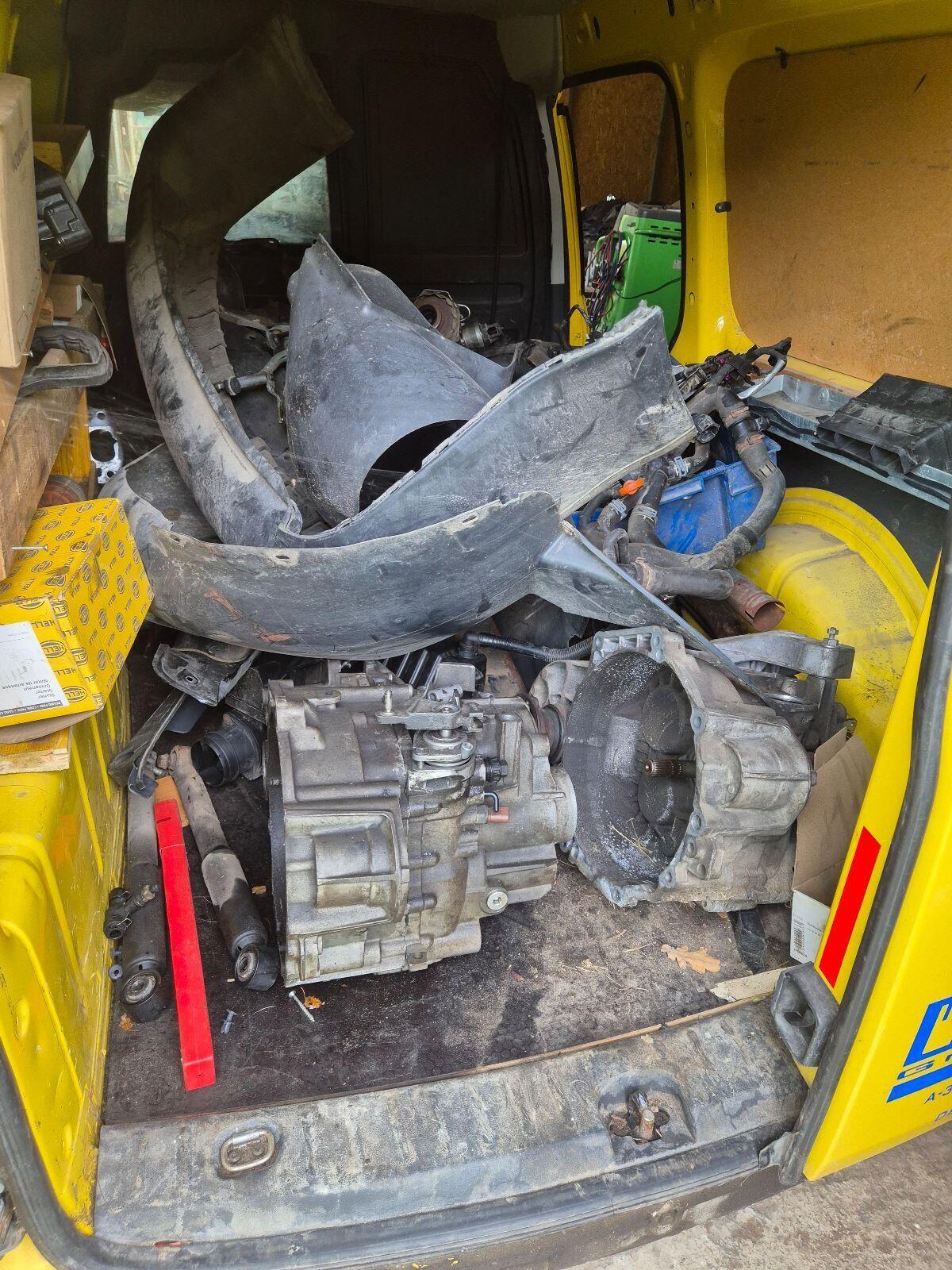 VW Caddy 2.0 TDI Maxi Ersatzteile 3