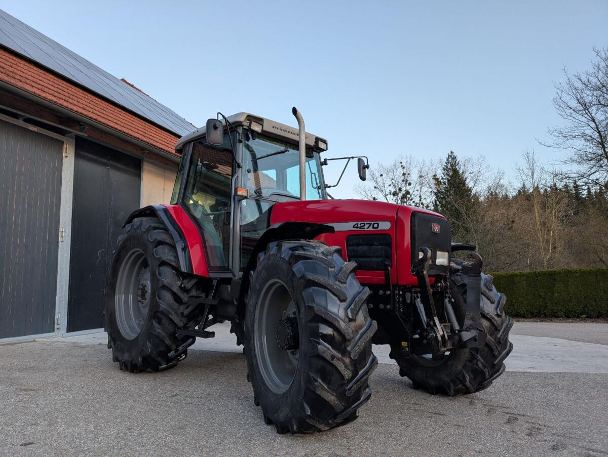 Massey Ferguson 4270A 2