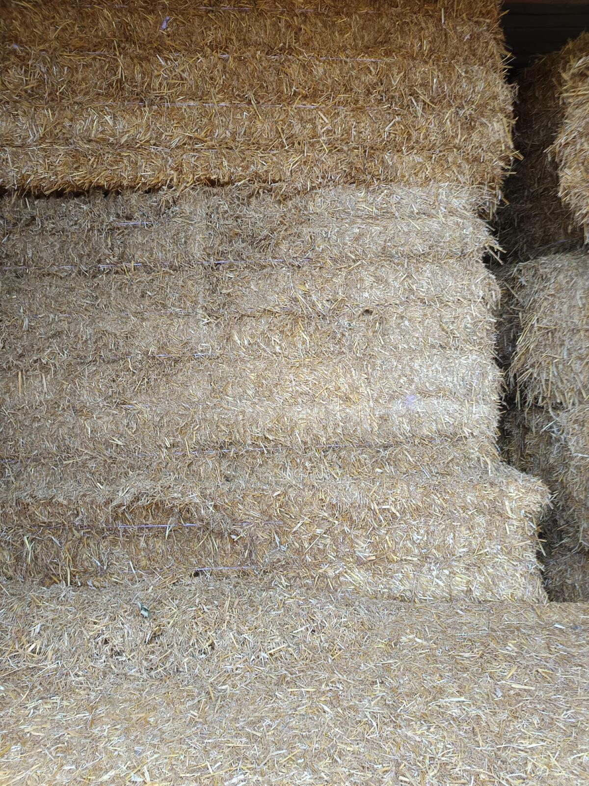 Stroh in Quaderballen 2