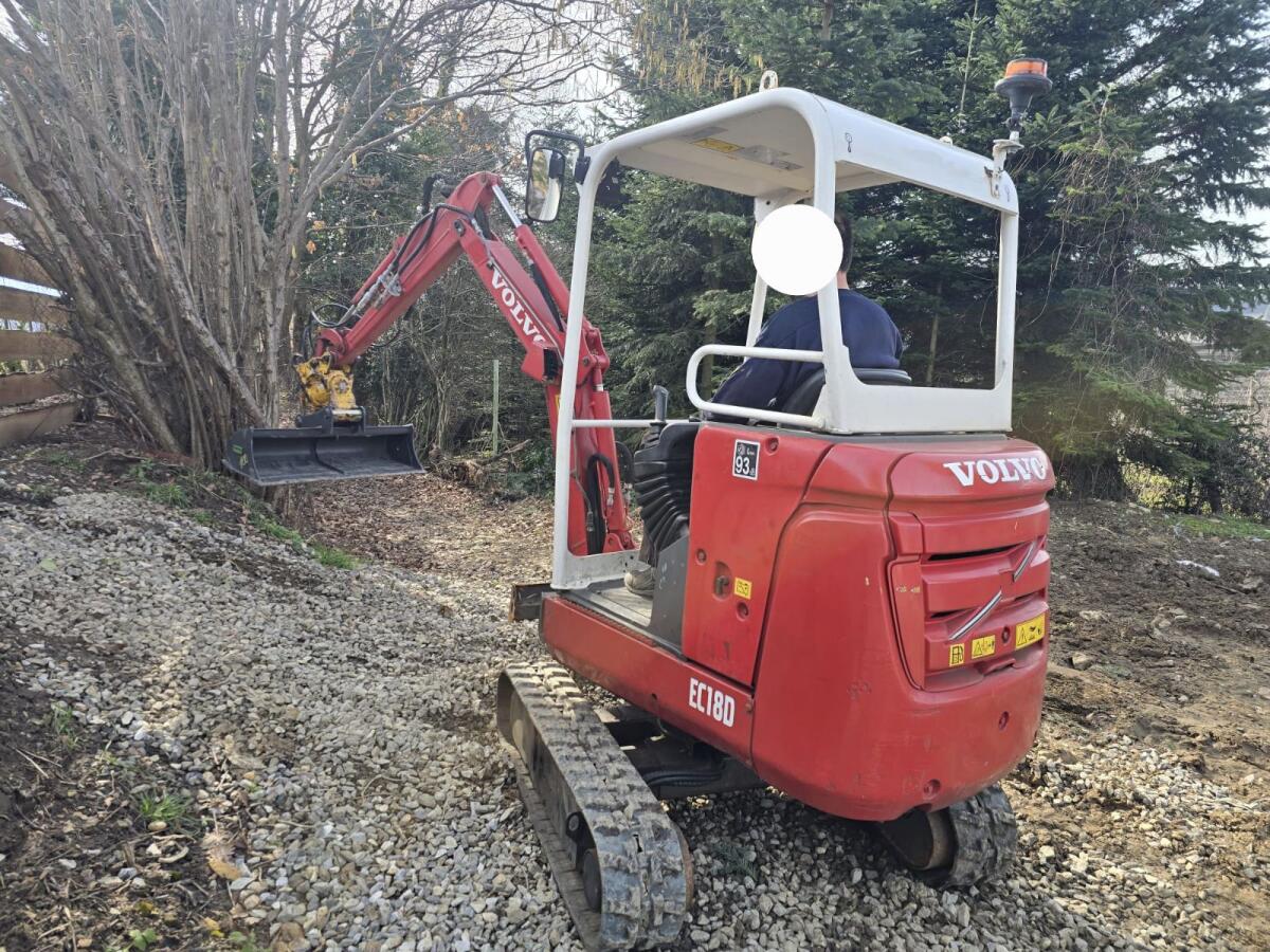 Volvo EC18D mit Powertilt hydr. 3