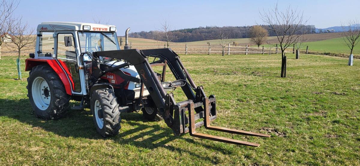 Steyr 948a Traktor mit Lader 2