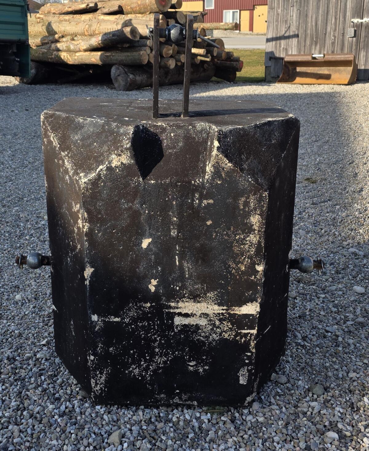 Frontgewicht 900 kg 2