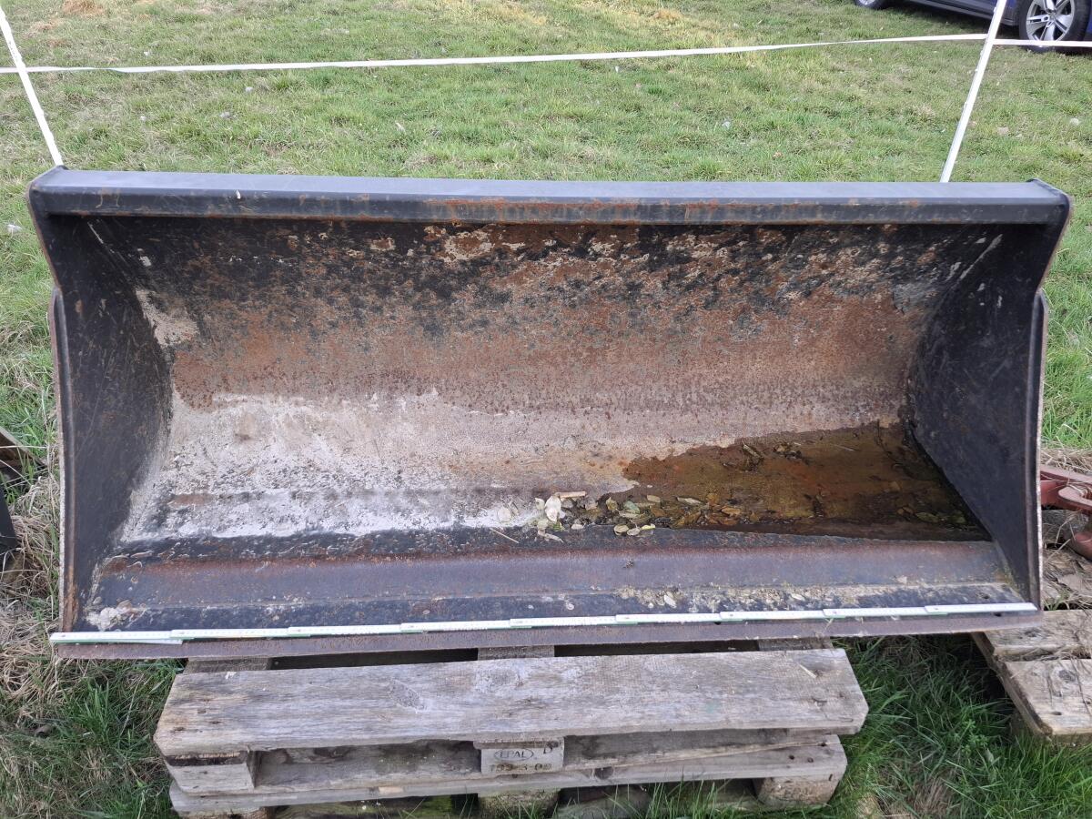 Frontlader Erdschaufel MX BT 180 3