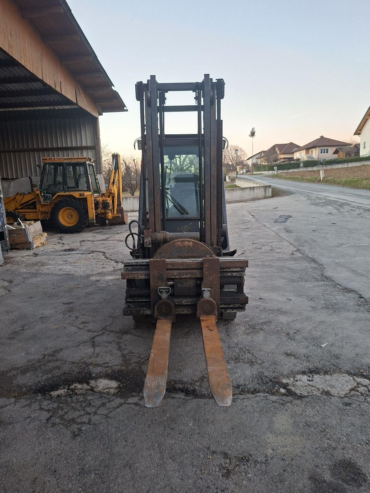 Gabelstapler Nissan 25 3
