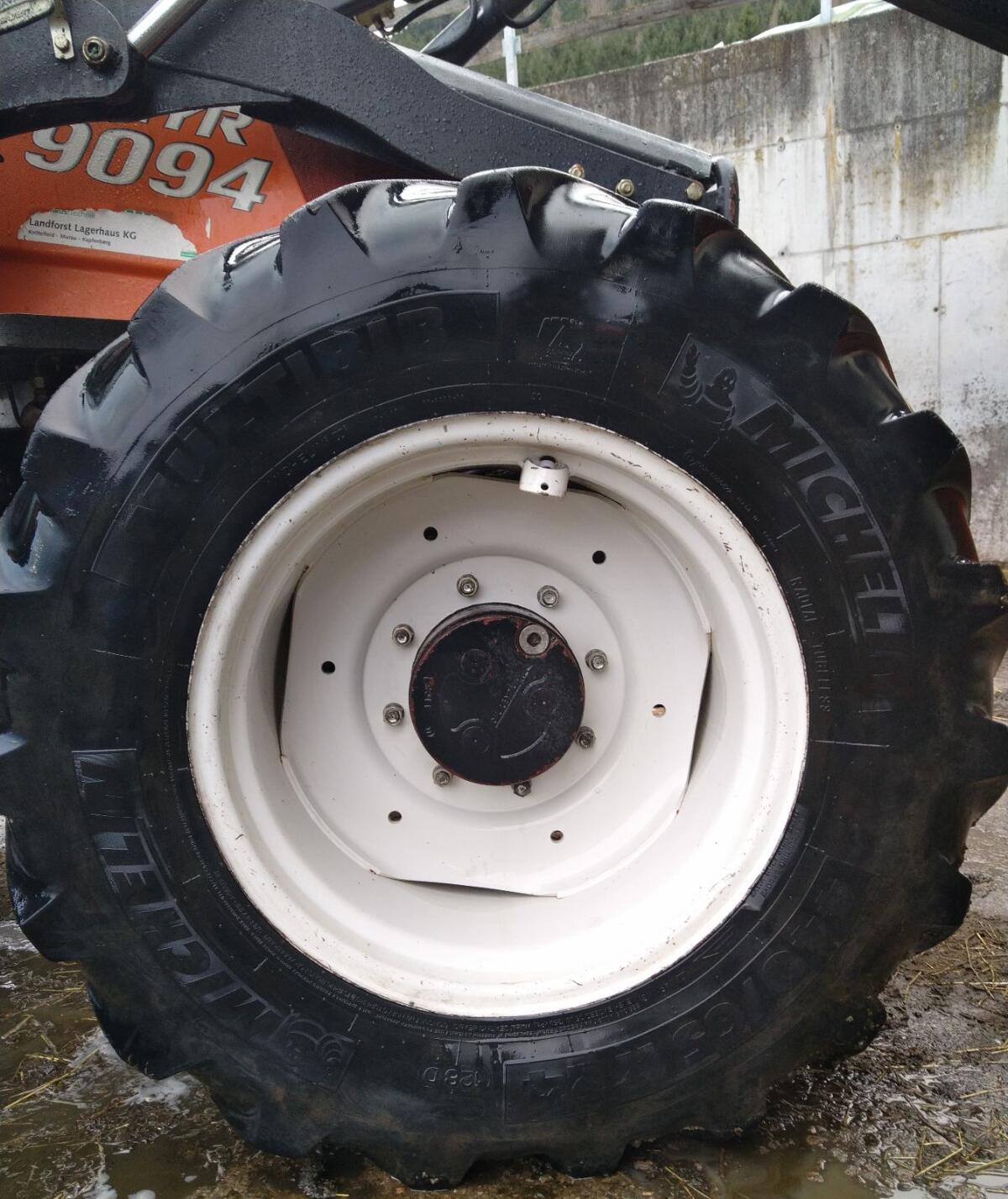 Reifen mit Felgen 3
