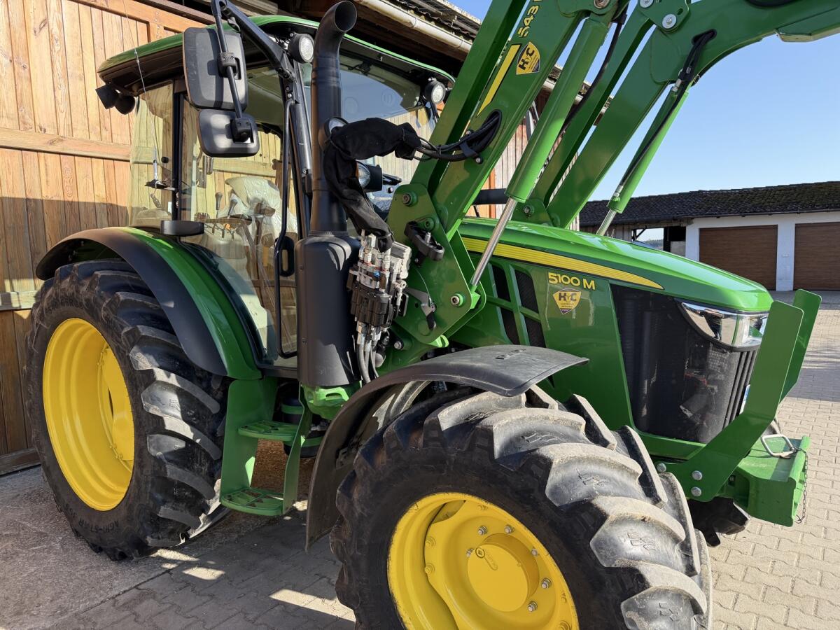 John Deere 5100M 3