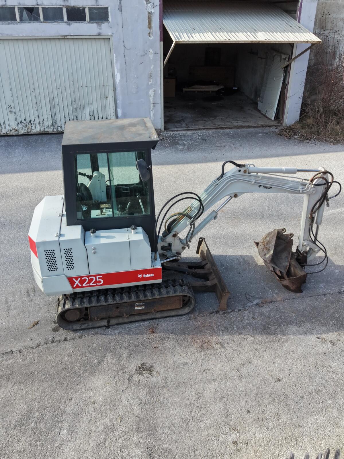 Bobcat X225 3