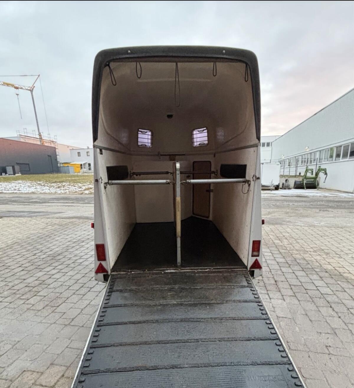 Pferdeanhänger Humbaur 3