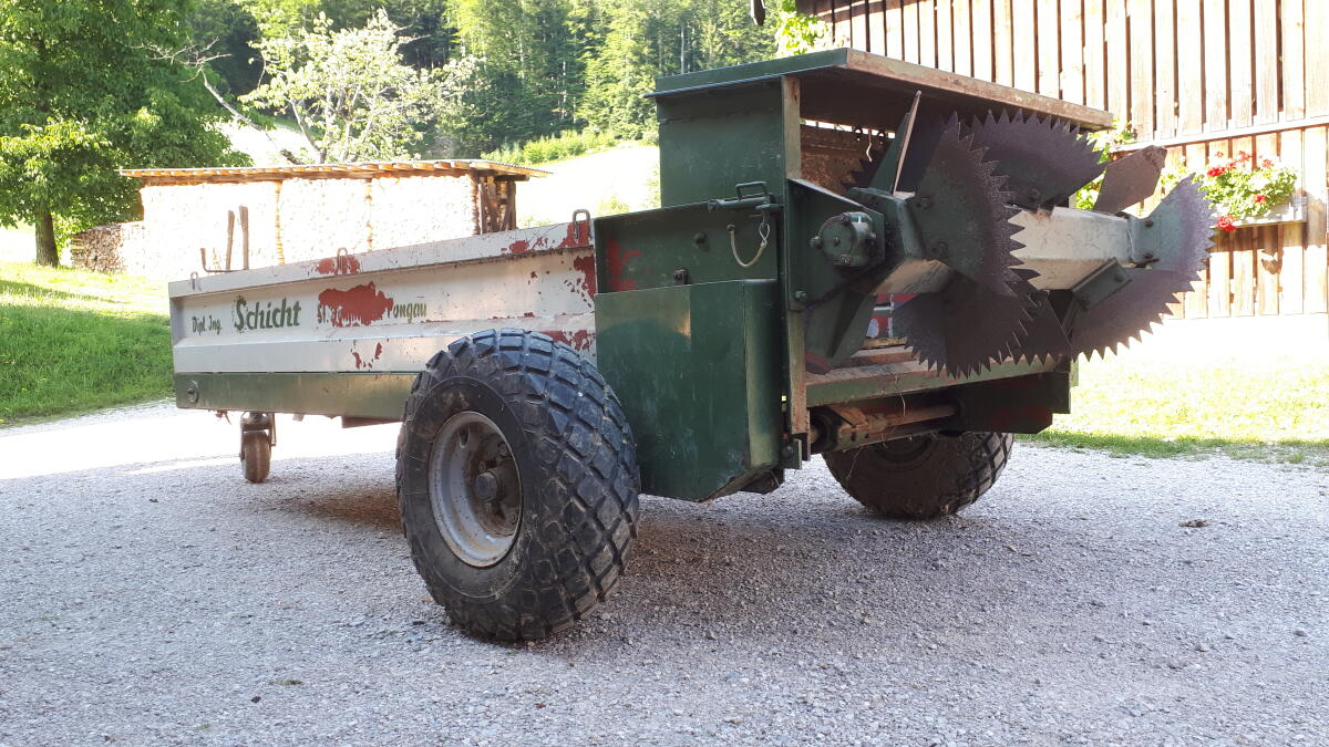 Schicht Bergmiststreuer 2