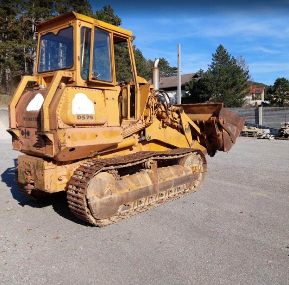 Laderaupe Komatsu D575 3