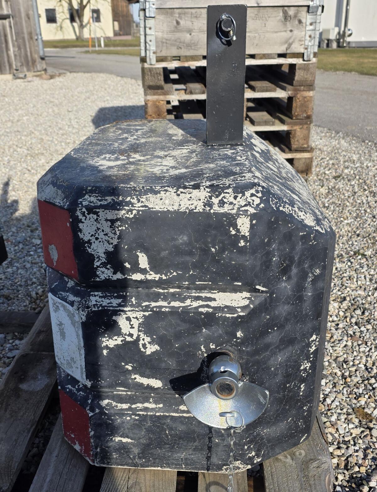 Frontgewicht 600 kg 3