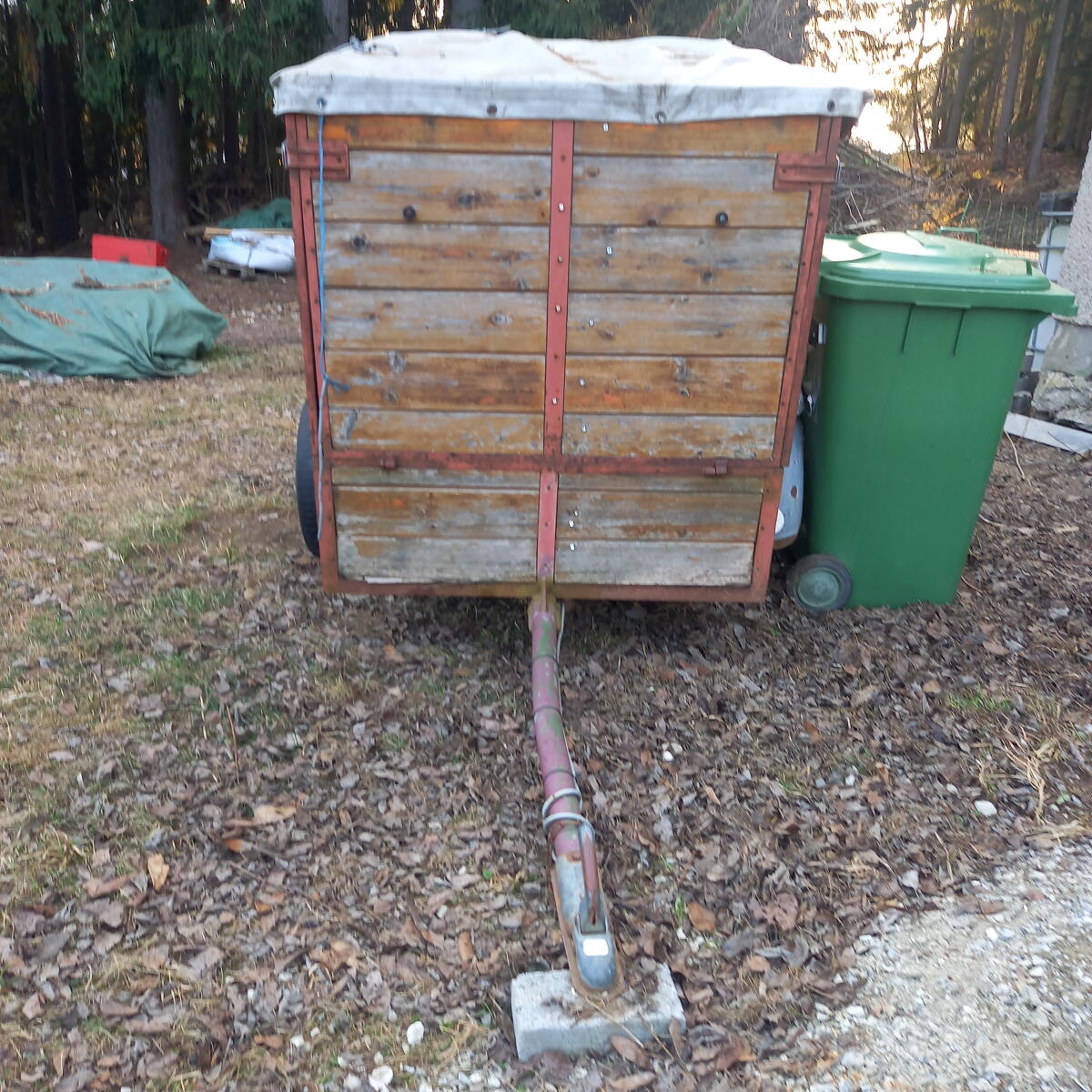 Alter Autoanhänger 3