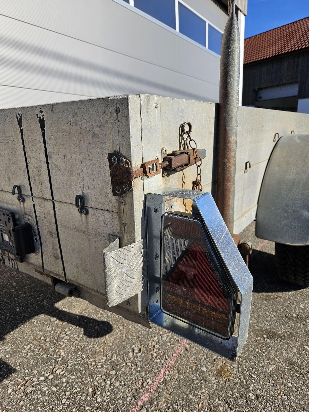 PKW Anhänger, gebremst 3