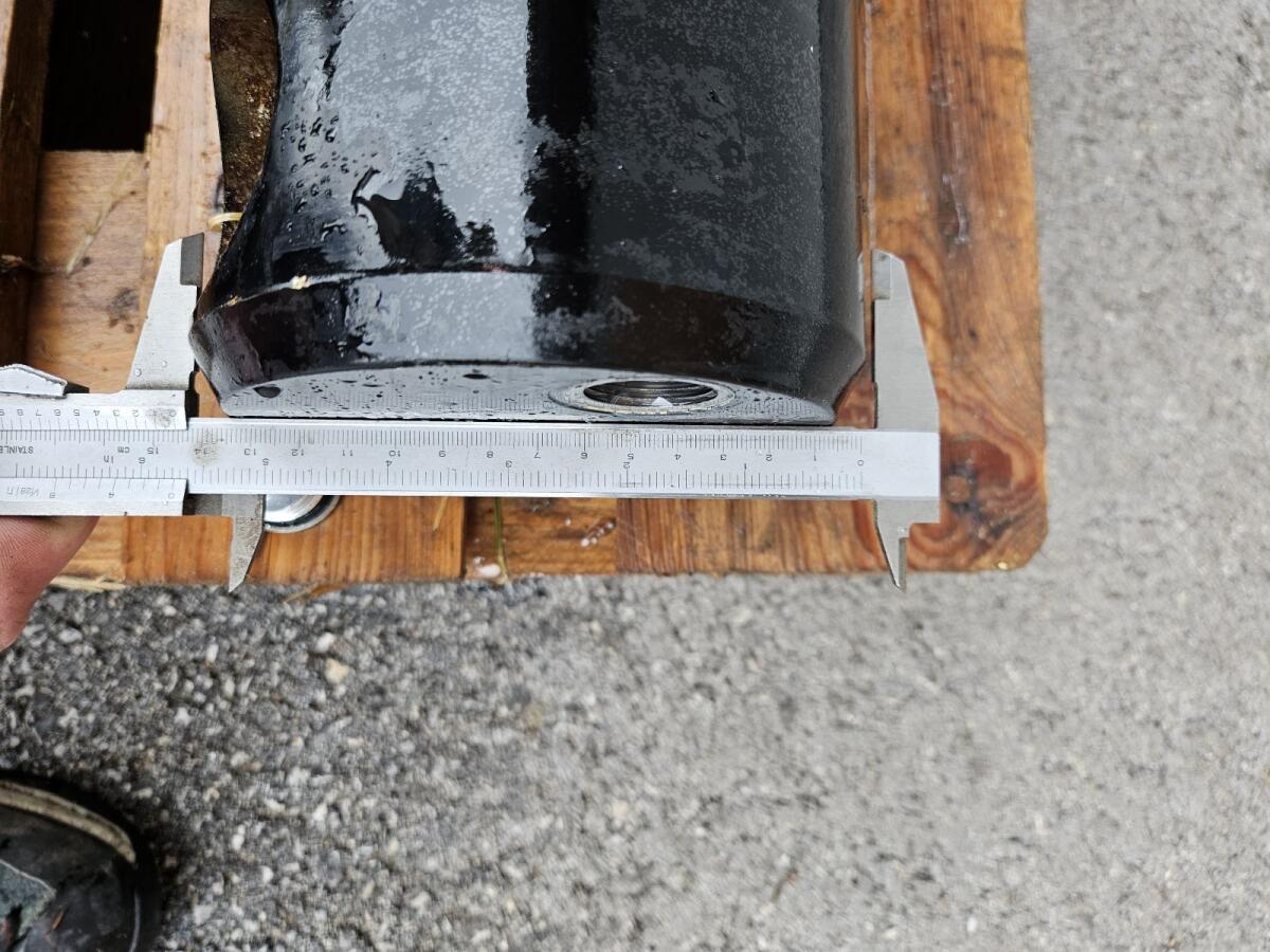 Doppelwirkender Hydraulikzylinder 3