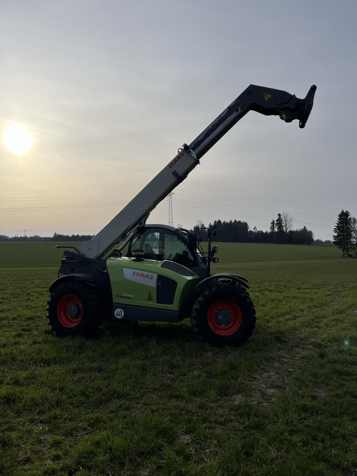 Claas Scorpion 7044 3