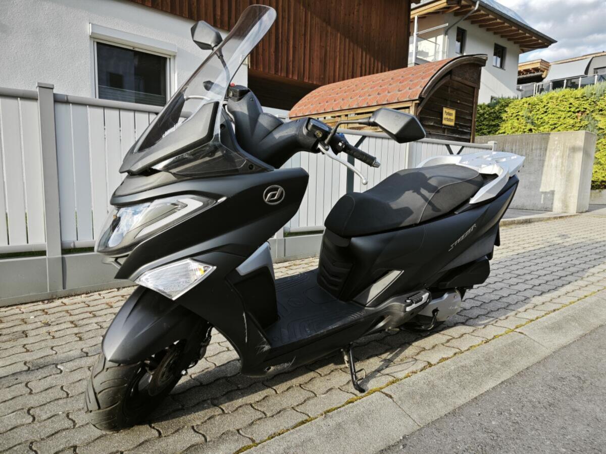 Motorrad Daelim Steezer 125 2