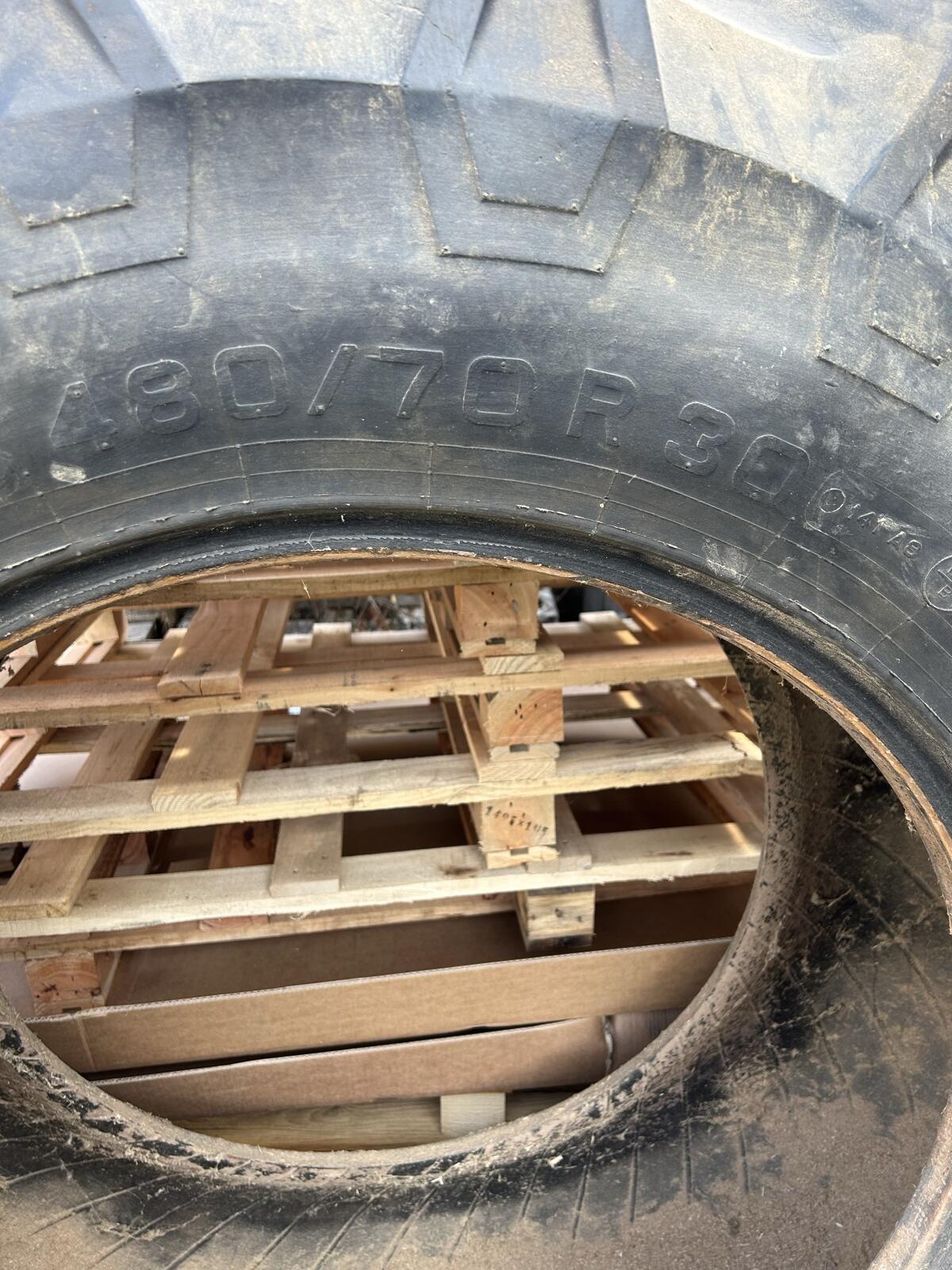 2 Stk. Traktorreifen Pirelli TM700 480/70 R30 3