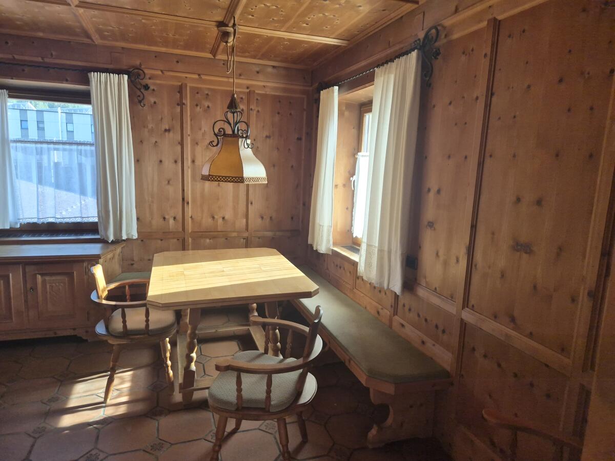 Zirbenstube komplett - Preis VB 3