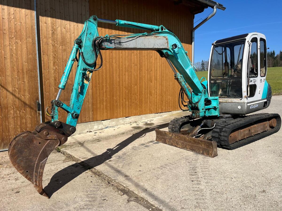 Bagger Kobelco SK045 Coupe 2