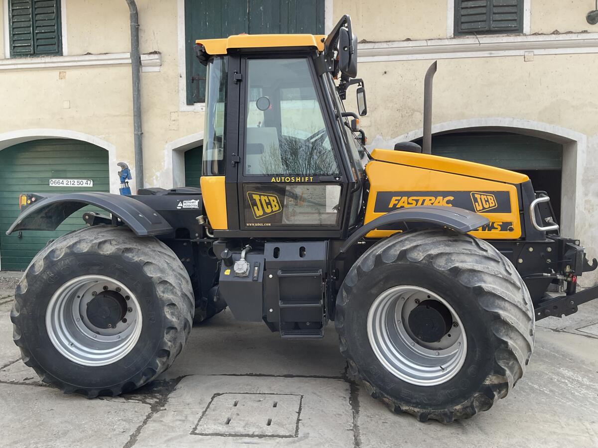 JCB 2135 4WS Fastrac 3