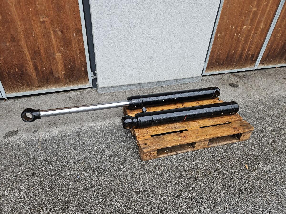 Doppelwirkender Hydraulikzylinder 2