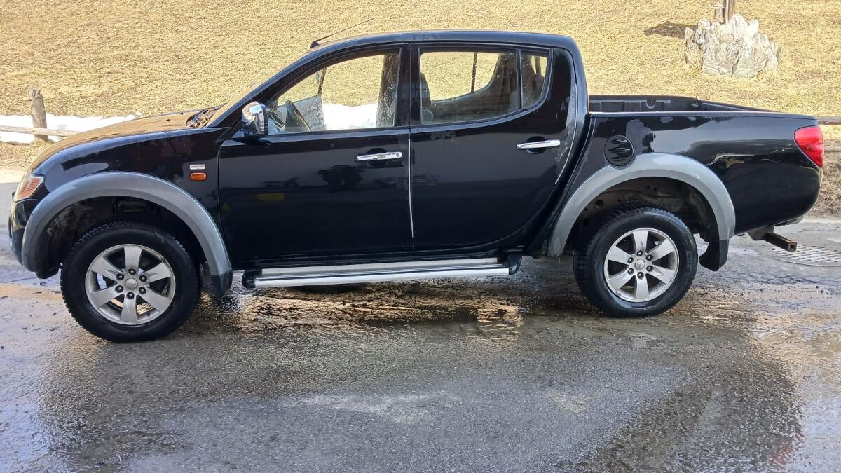 L200 Mitsubishi 2