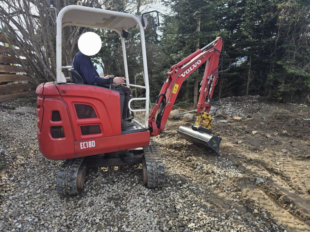 Volvo EC18D mit Powertilt hydr. 2