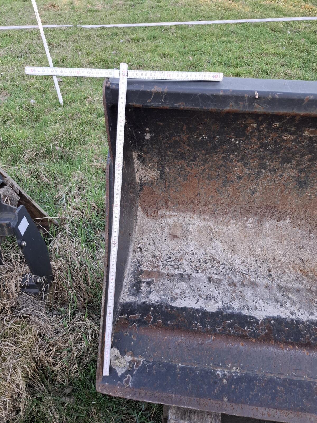 Frontlader Erdschaufel MX BT 180 2