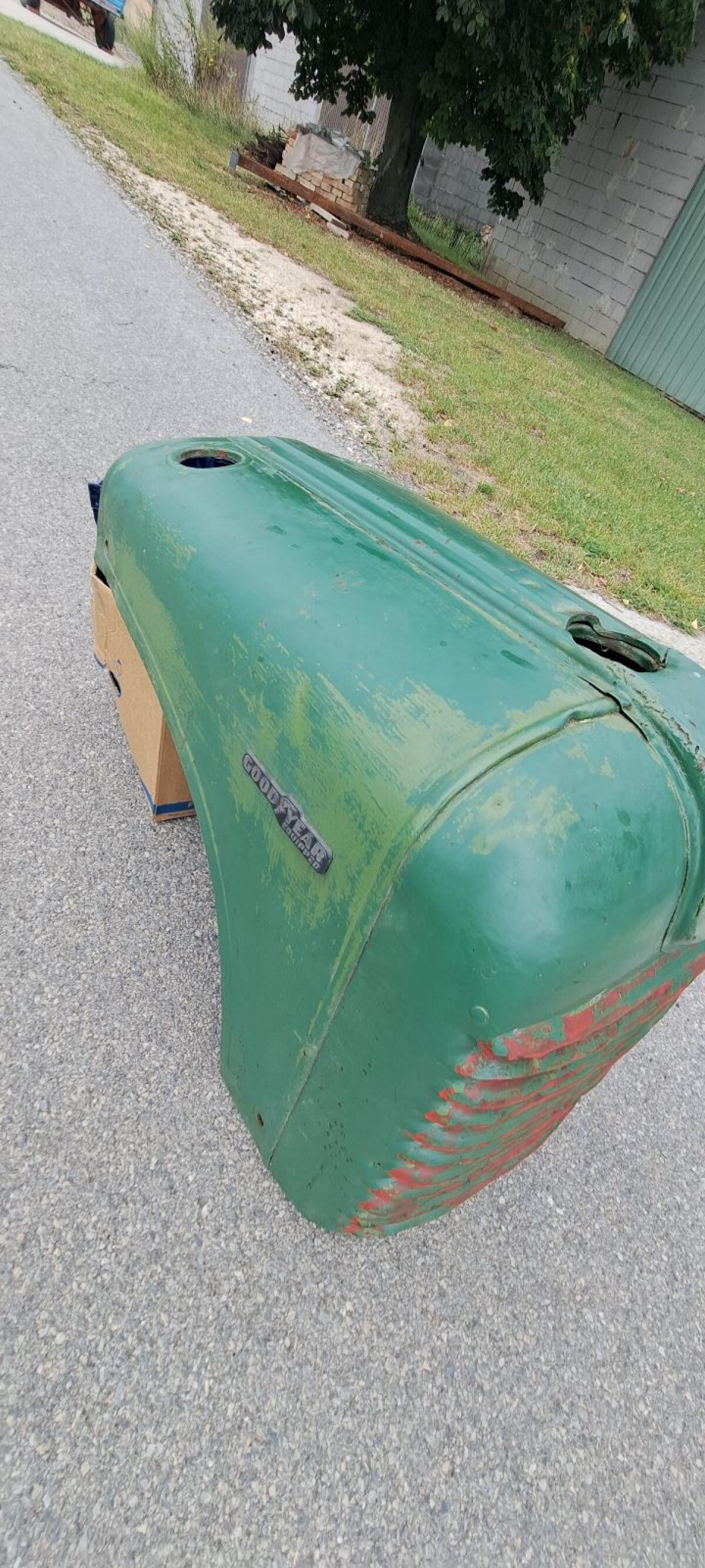 Steyr T84 Motorhaube 3