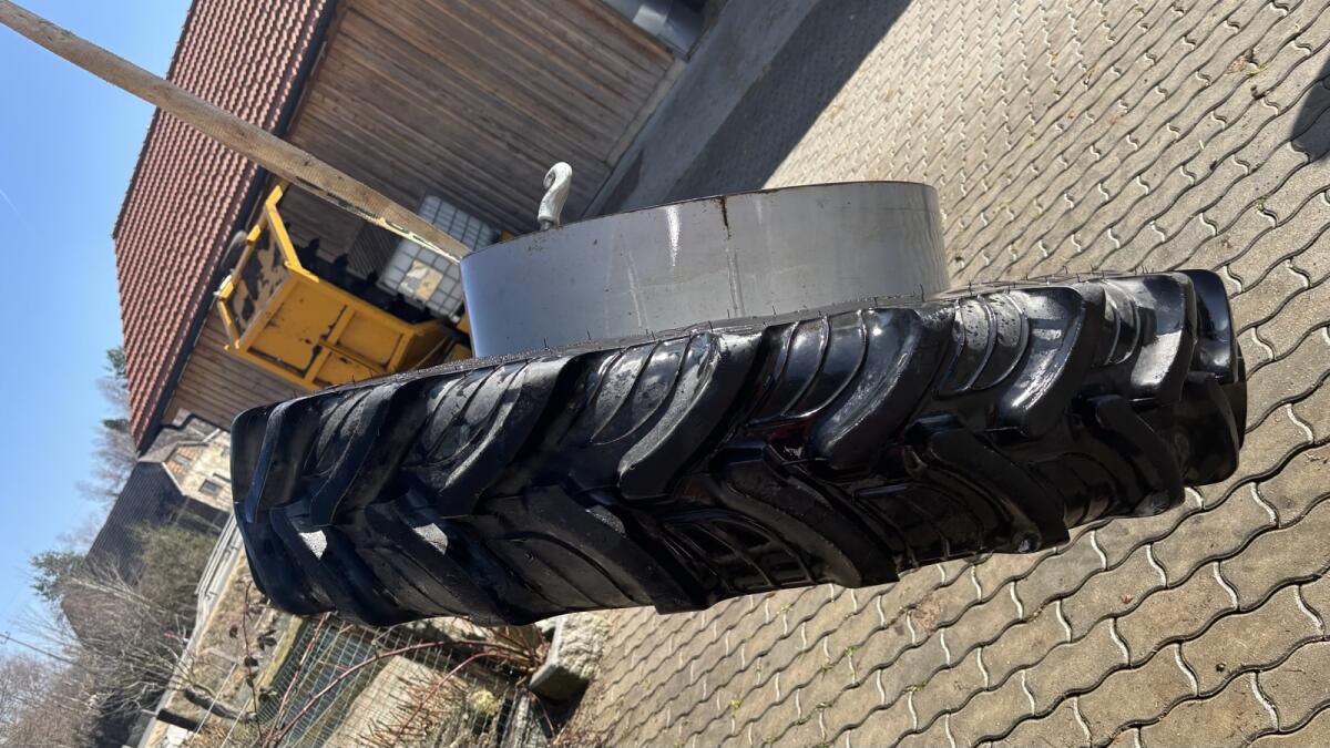 Trinker 270/95R38 Zwillingsräder 3