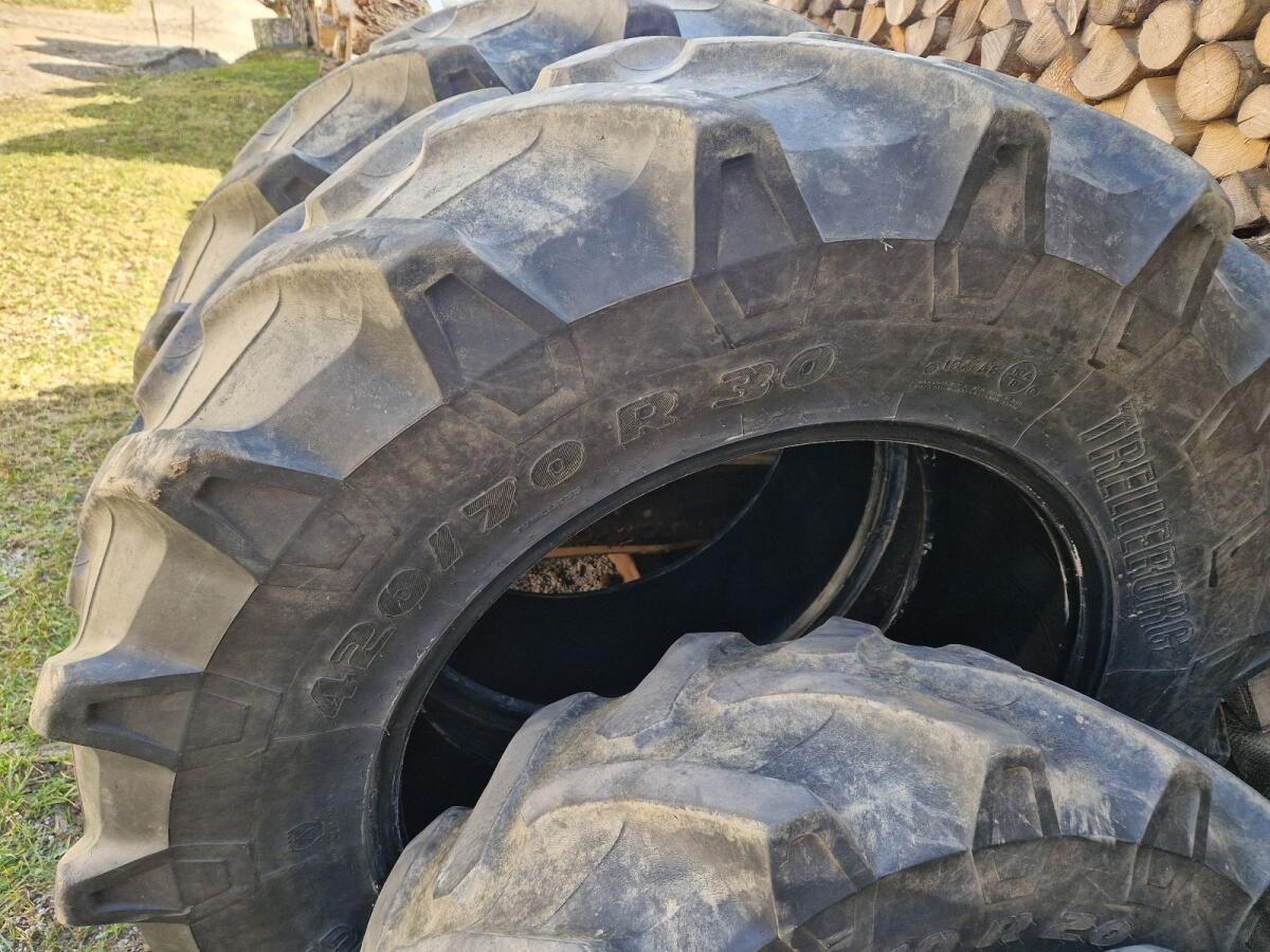 Traktorreifen Trelleborg TM 700 2