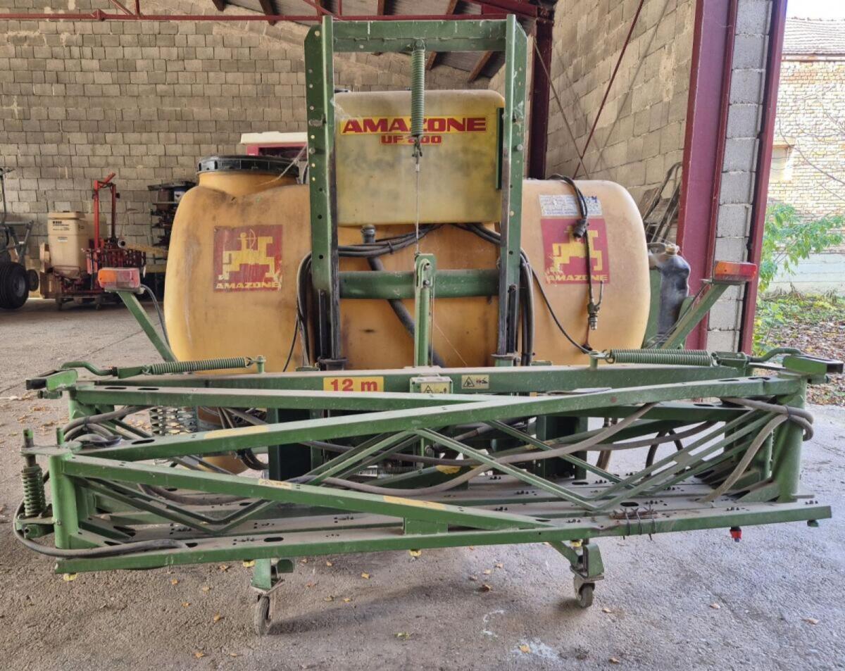 AMAZONE UF800 Anbaufeldspritze 2