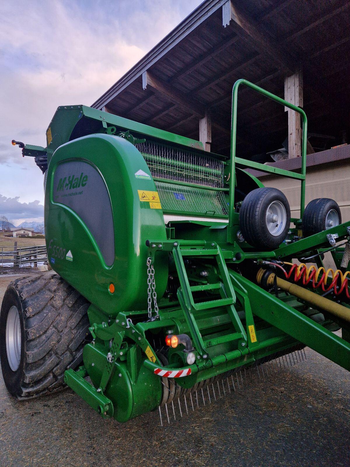 McHale F5500 Rundballenpresse 2