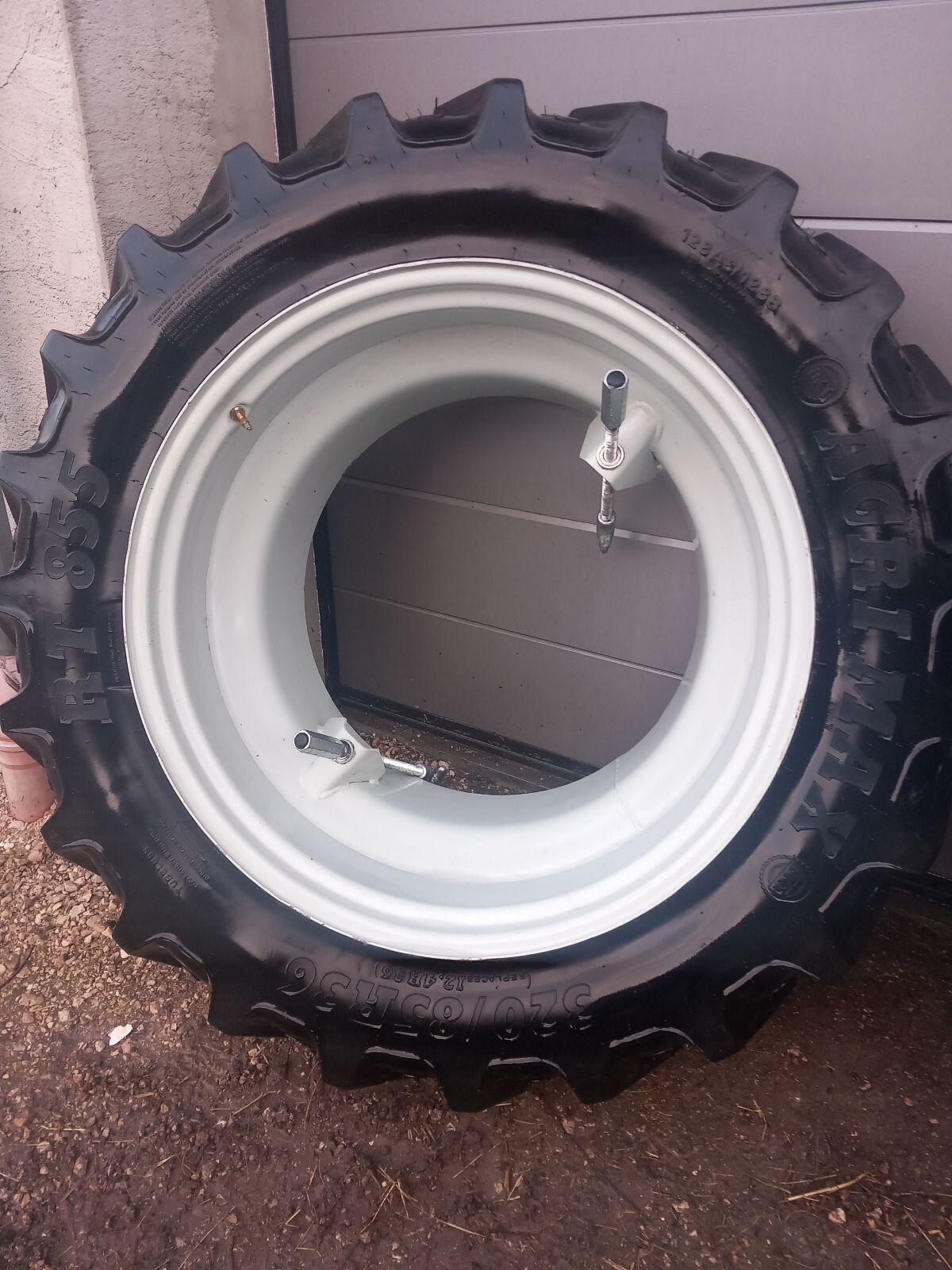 Trinker Zwillingsräder 320/85R36 3