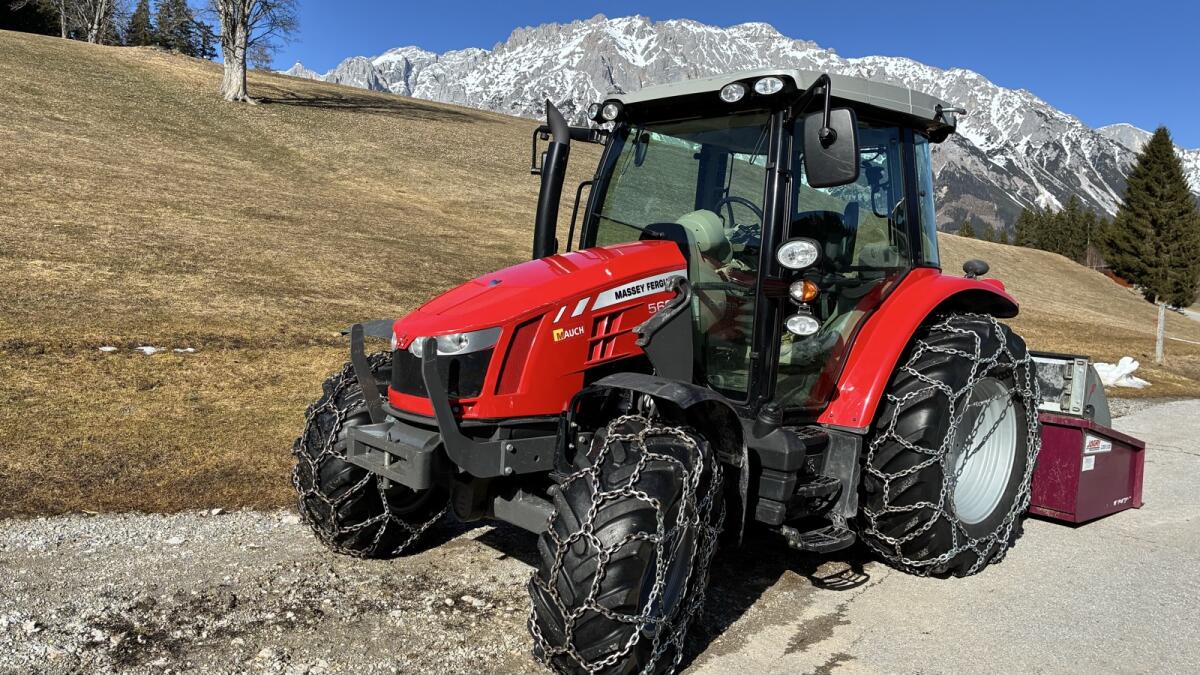 Massey Ferguson Traktor 3