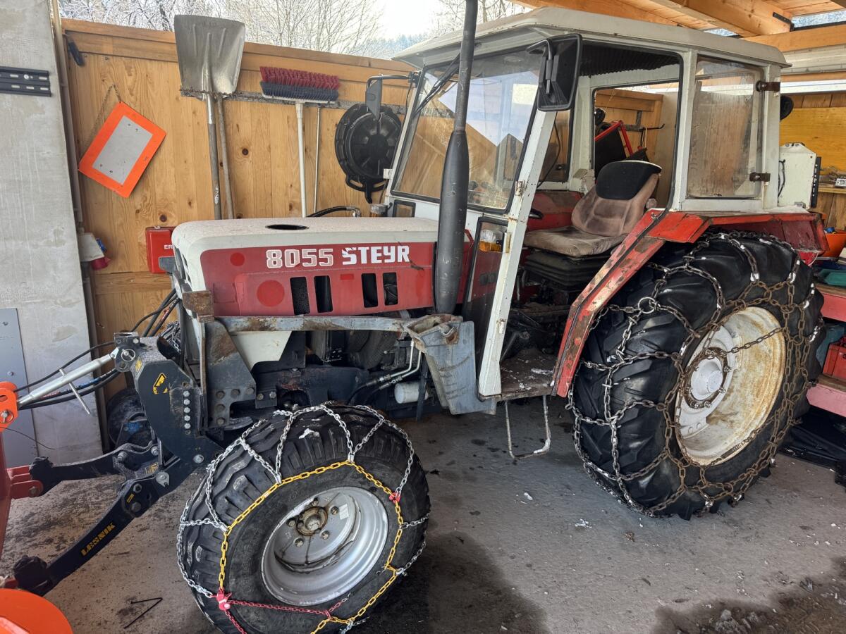 Steyr 8055 Hinterrad 2