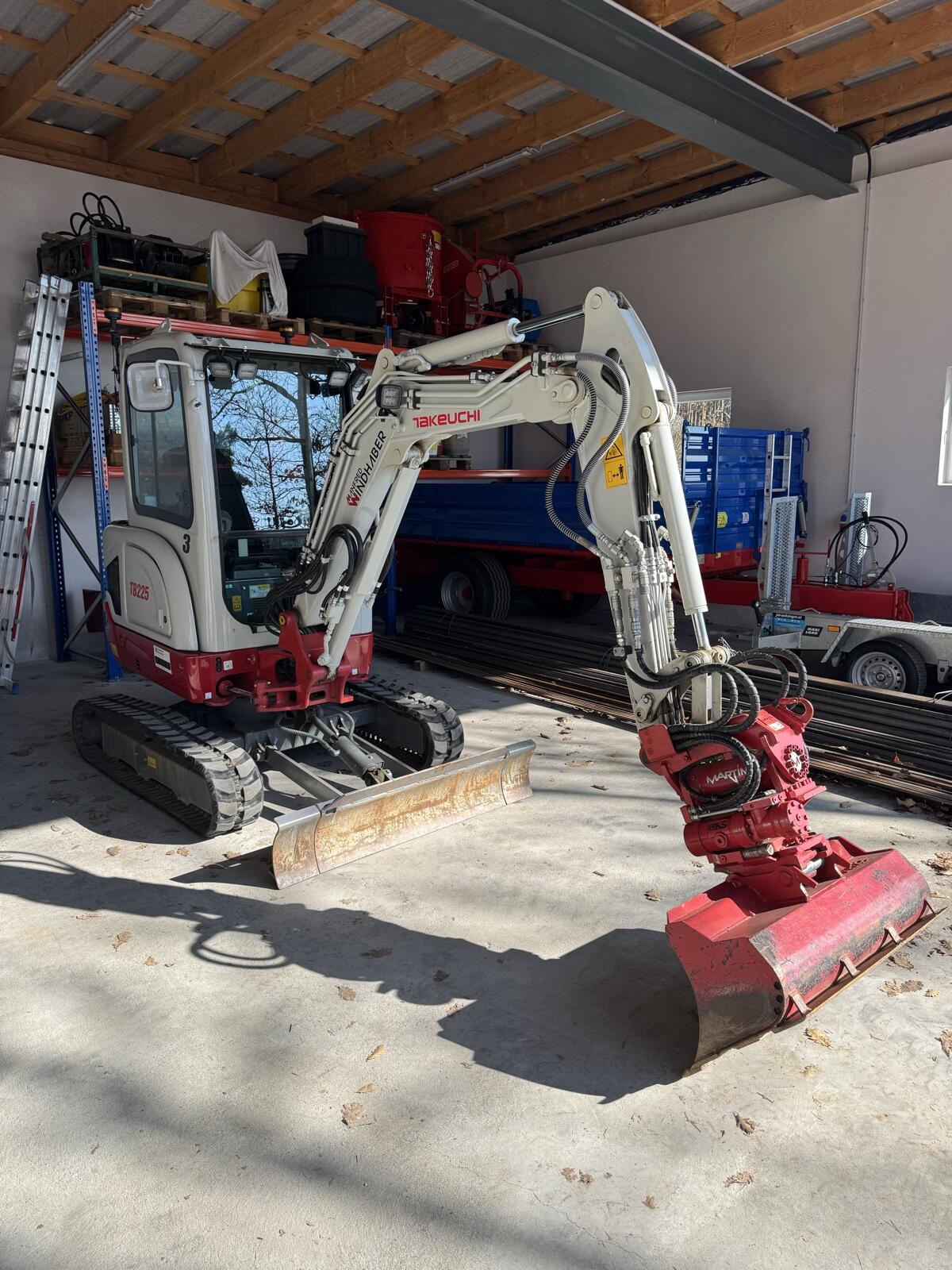 Takeuchi TB225 inkl. Anhänger 2