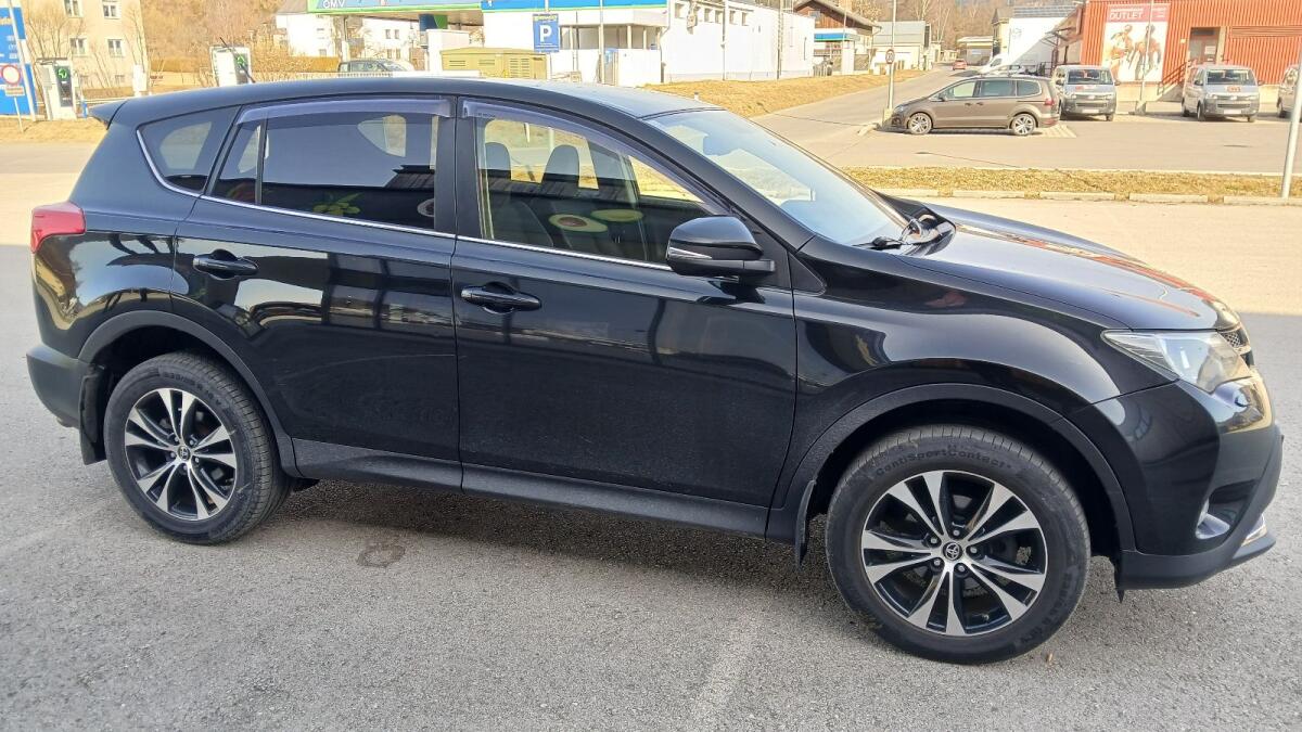 Toyota Rav4 2.2 4WD Elegance 2