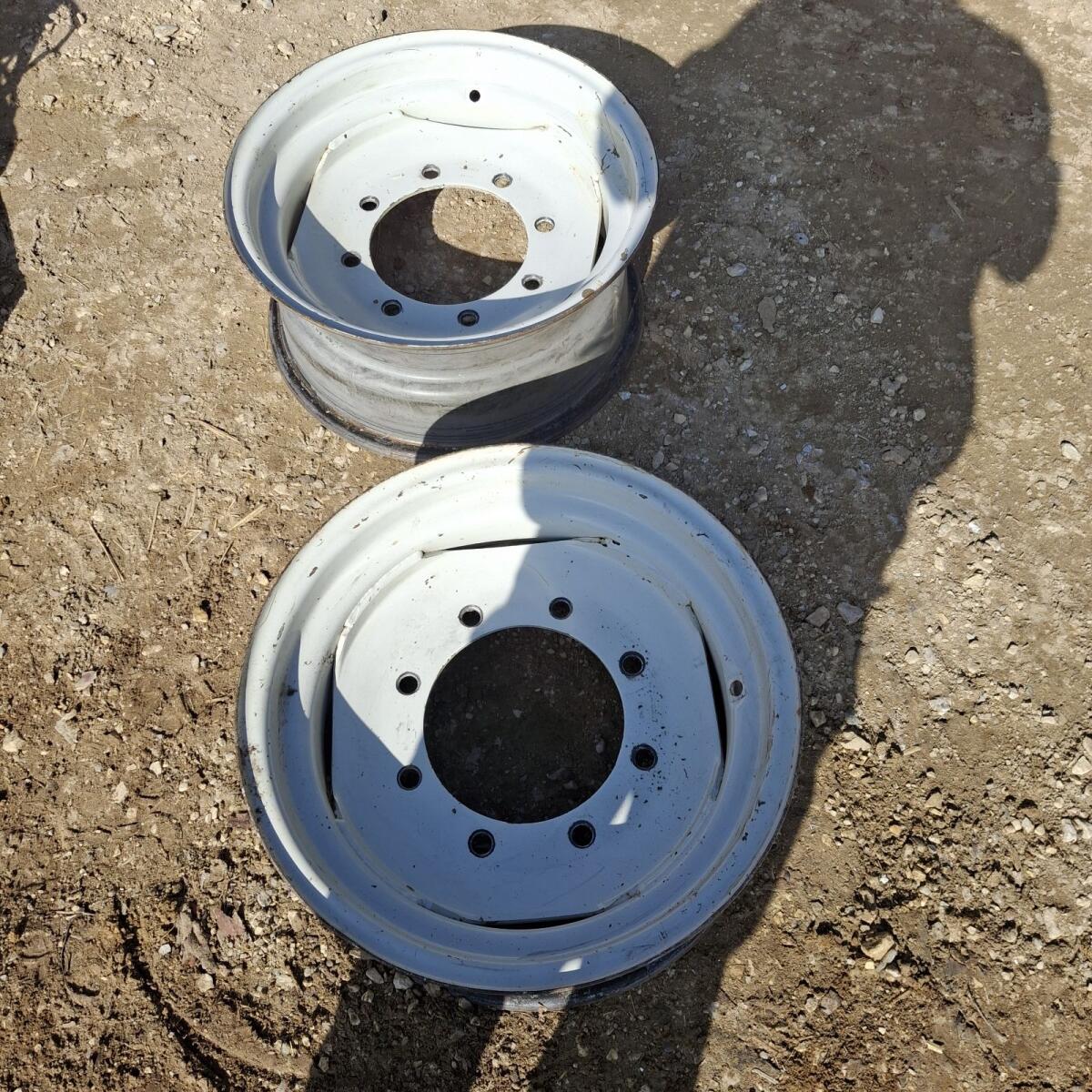 Felgen für Traktor Lindner 2