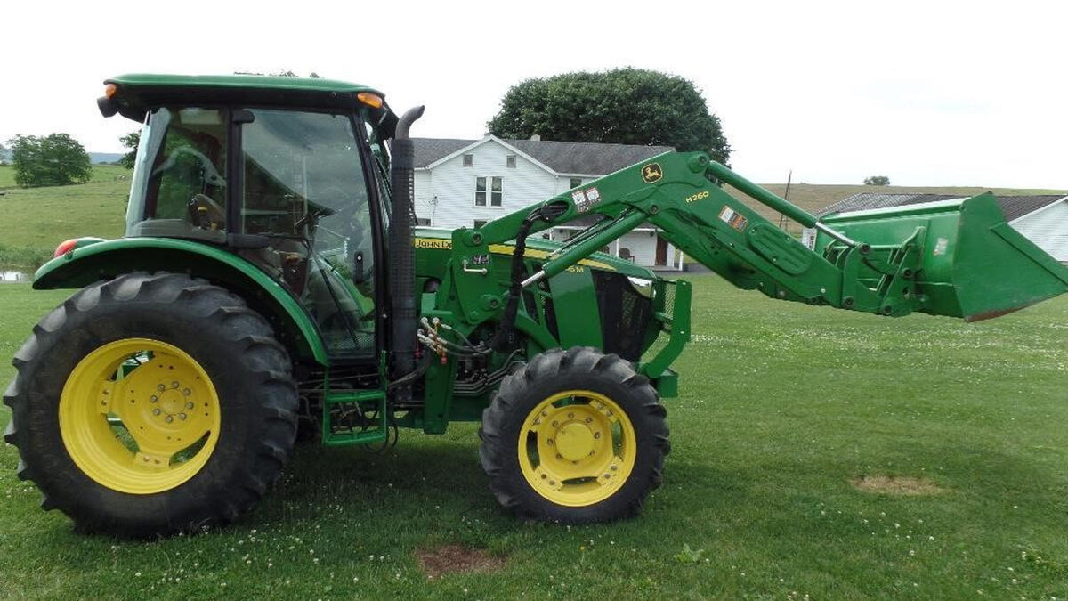 John Deere 5085M 3