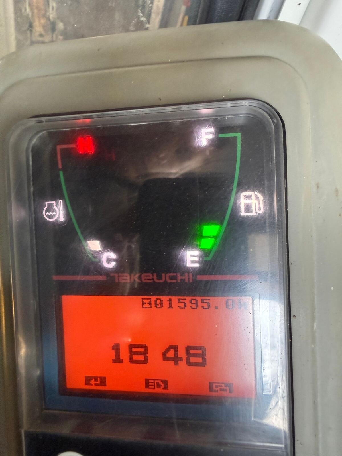 Takeuchi TB216 Minibagger 2