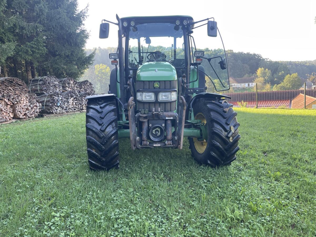 John Deere 5820 3