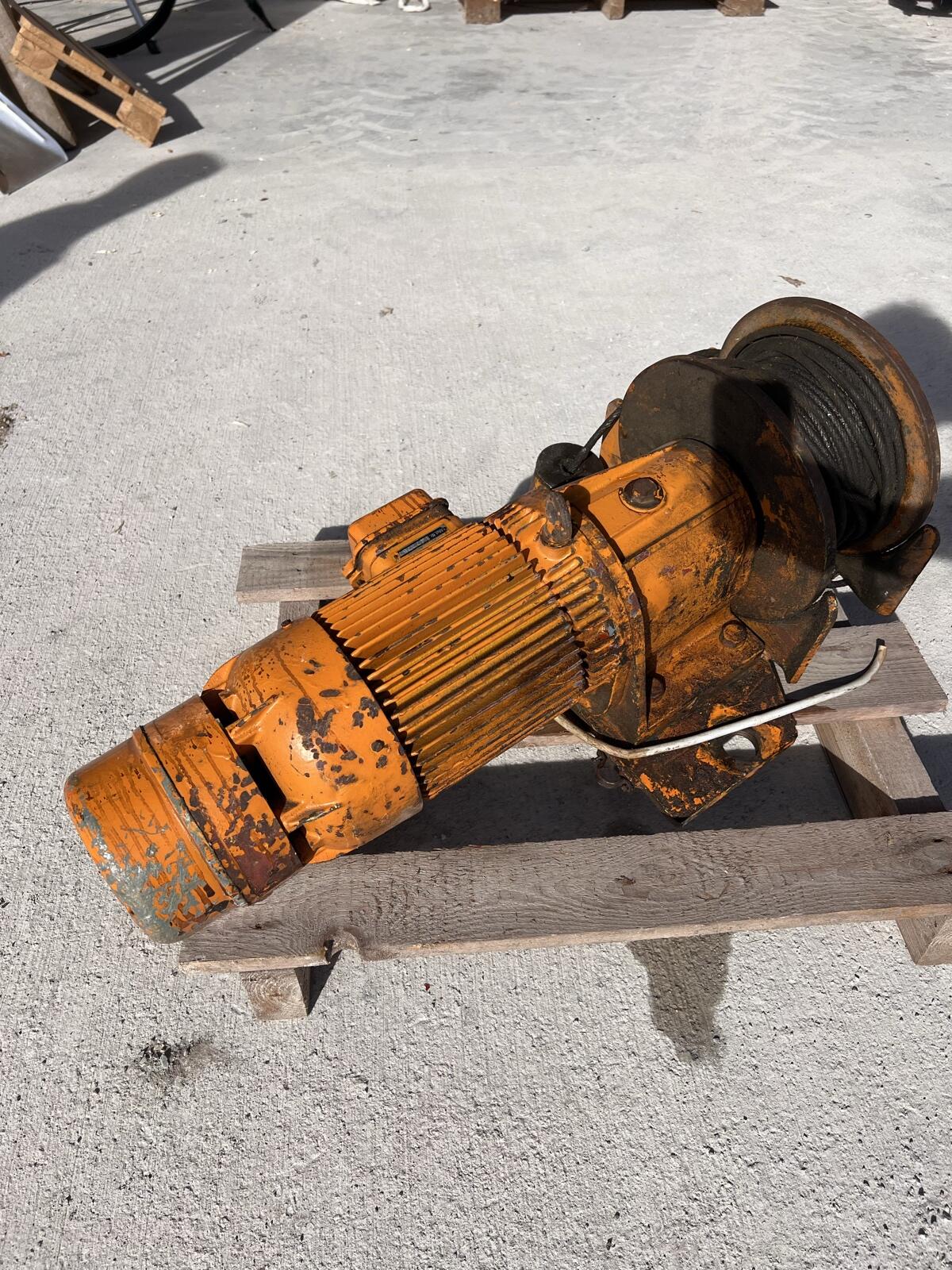 Kranmotor mit Getriebe 3