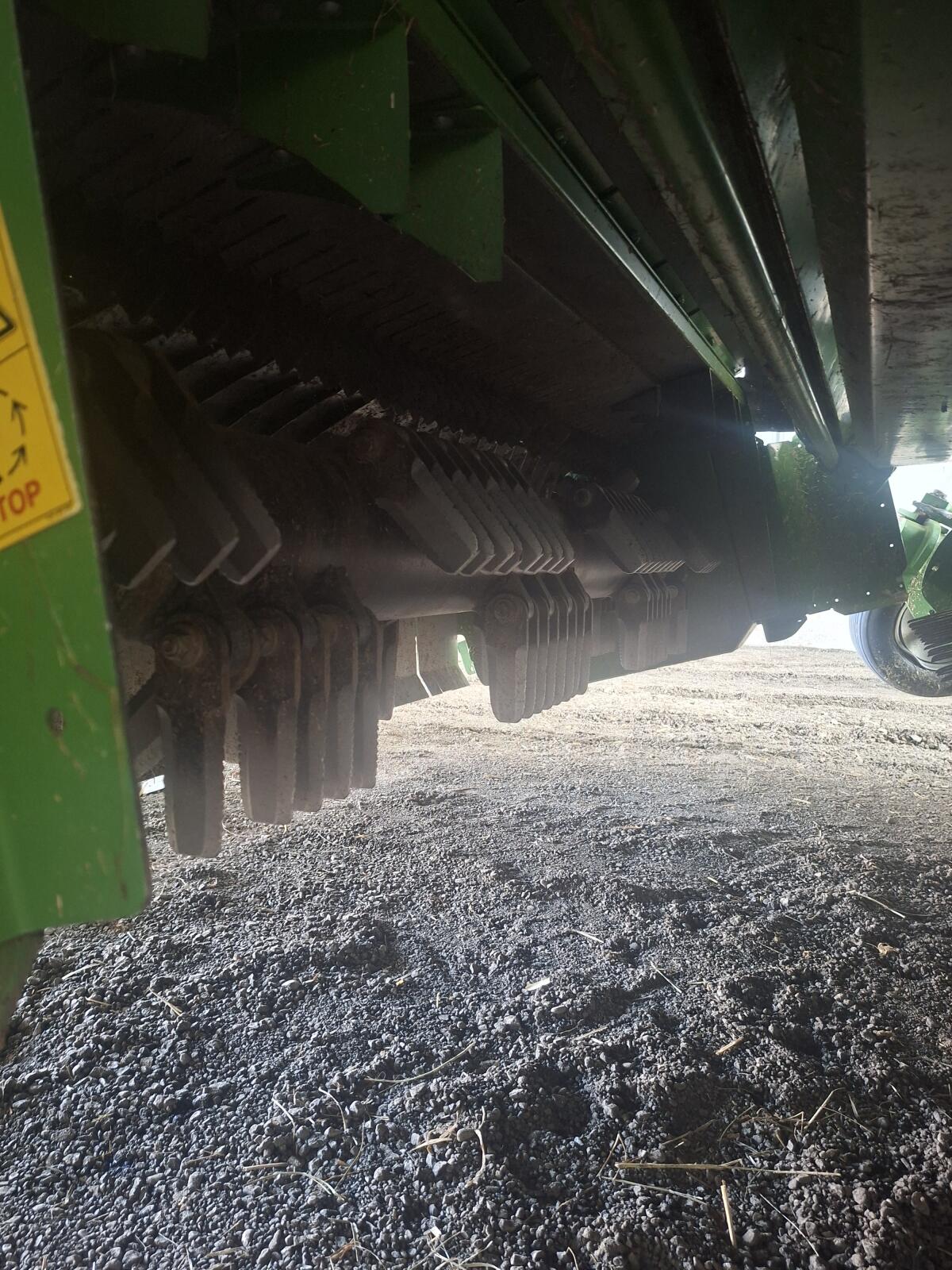 Krone Big Pack 1270 XC Prechop 3