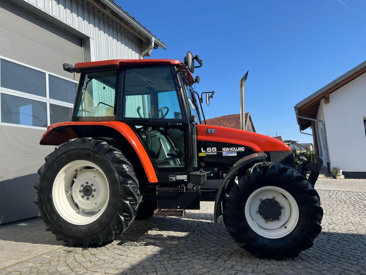 New Holland L65 3